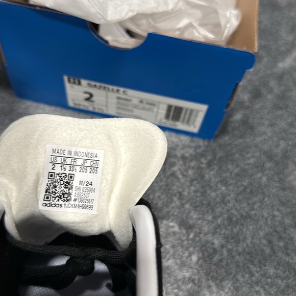 Adidas Gazelle Black and White Classic Sneakers - Picture 7 of 7